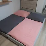 U Mna Doma, Bez Barier