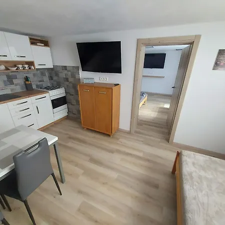 U Mna Doma * Lucatin