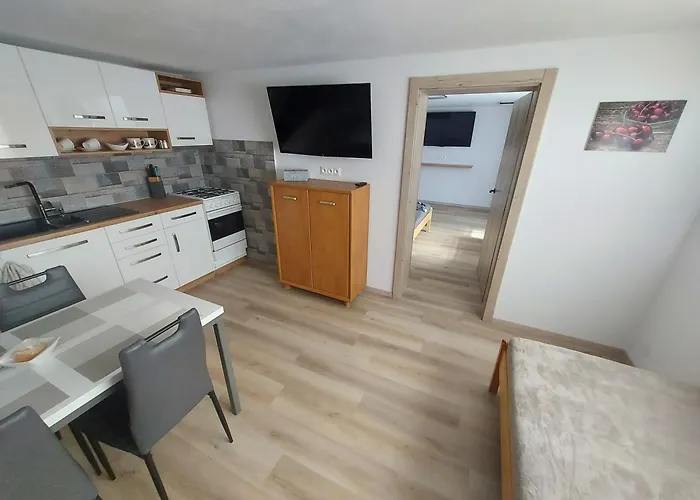 U Mna Doma * Lucatin